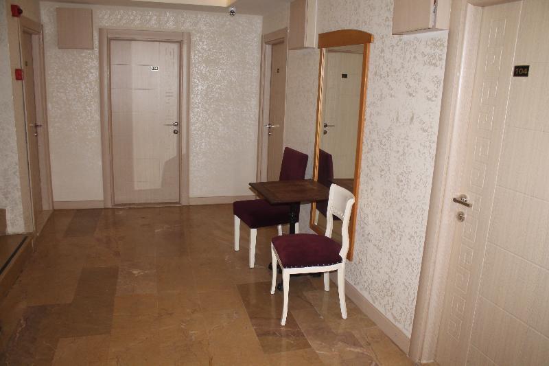 Otel Sato Lara 2*